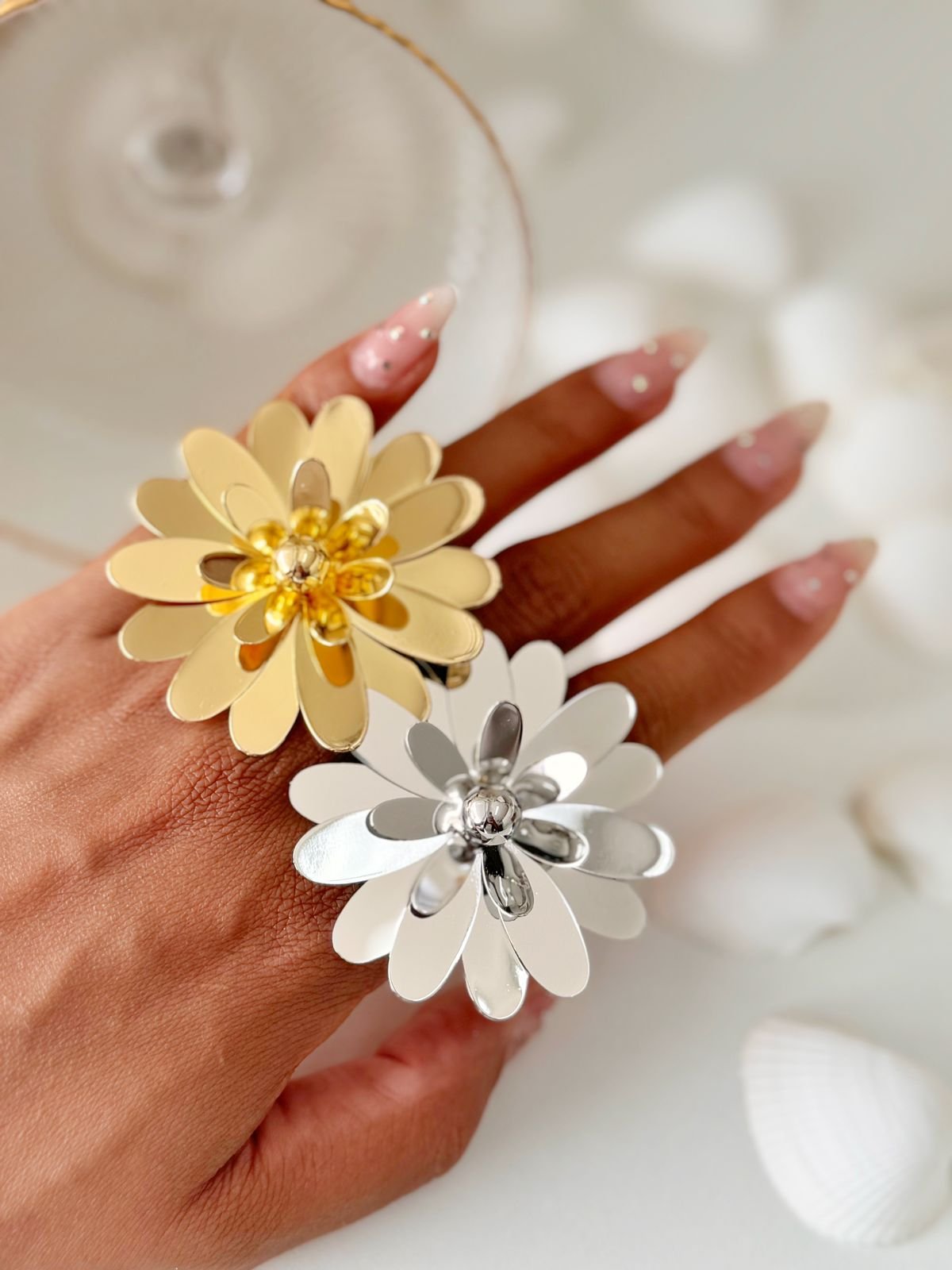 AN74 Anel flor ajustável folheado