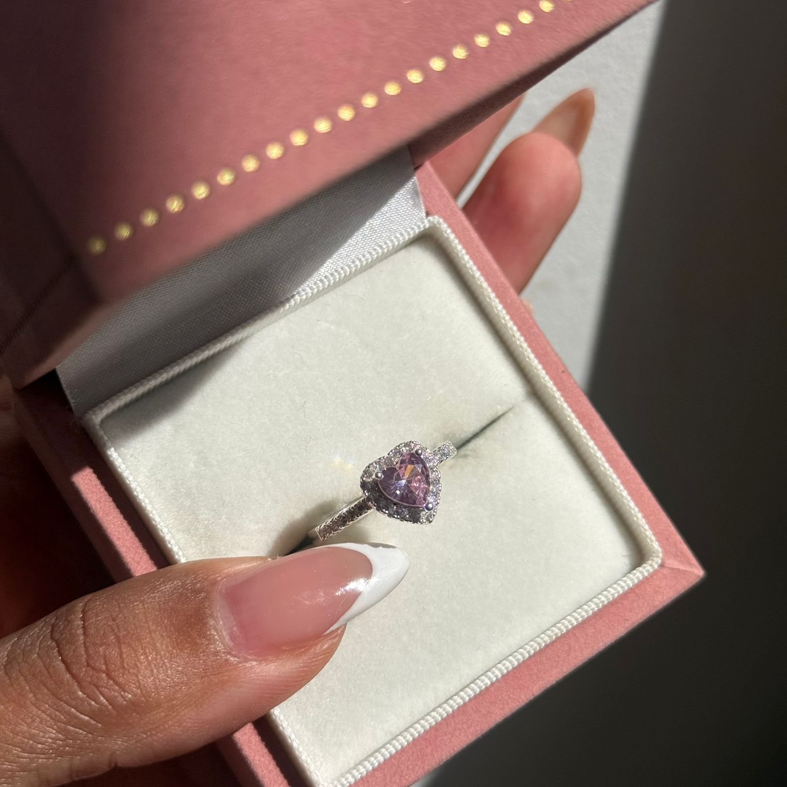 Anel Coração Ajustável Rosa com Zircônias Cravejadas Folheado