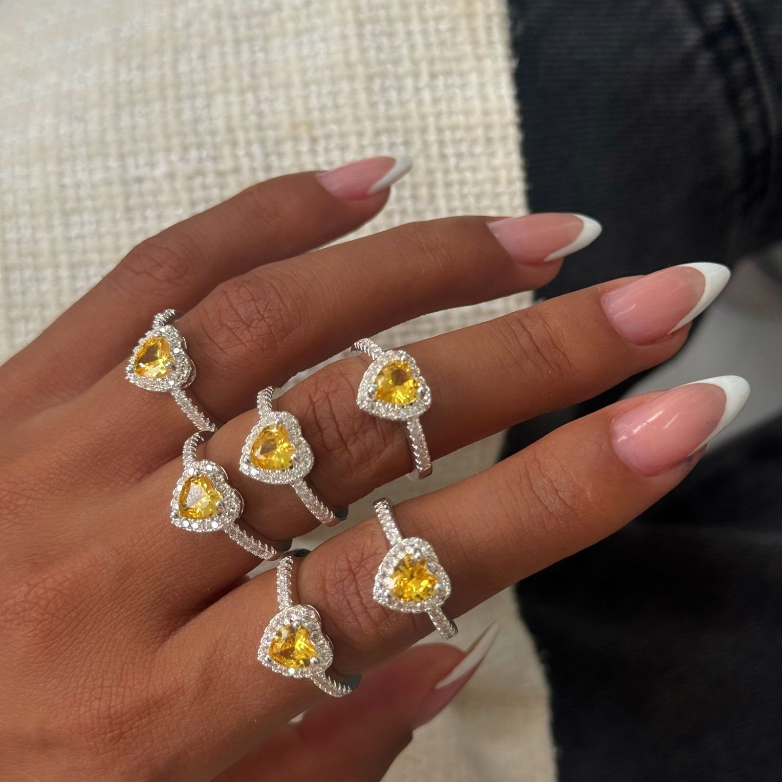 Anel Coração Amarelo Ajustável Semi Joia Prata
