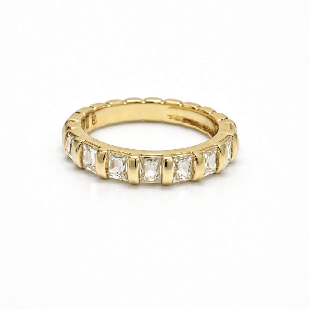 Anel Navete com Zircônias Cravejadas Folheado OURO