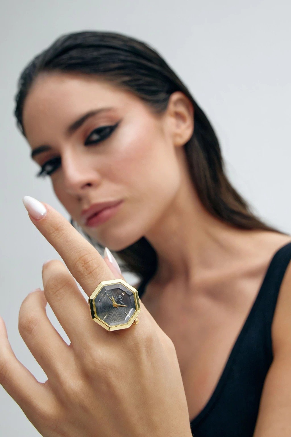 Anel Relógio Feminino com Design Exclusivo Minimalista