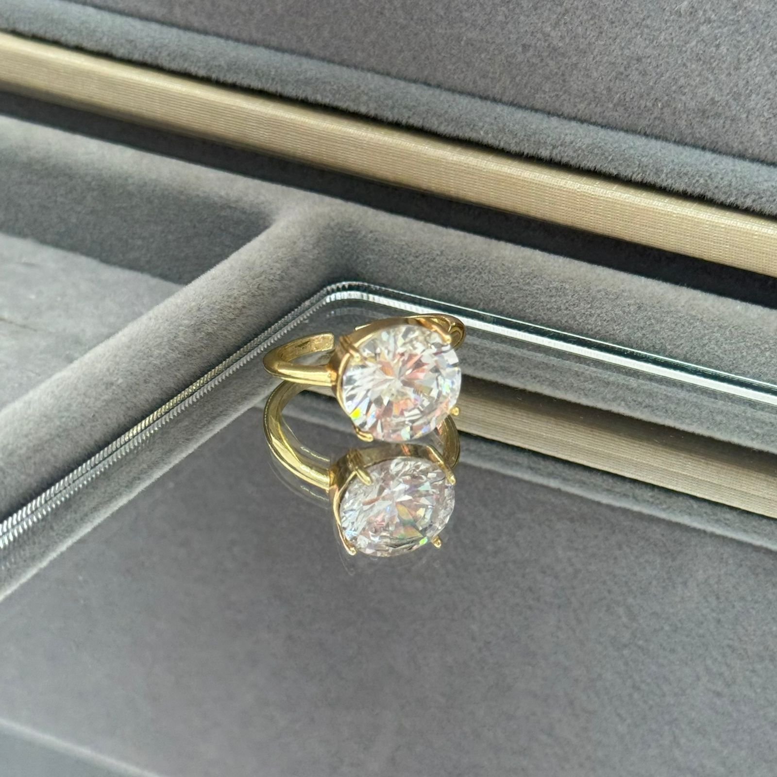Anel Solitário 10mm Caixa Baixa Ajustável com Zircônia Folheado a Ouro 18K ou Prata – Alto Brilho
