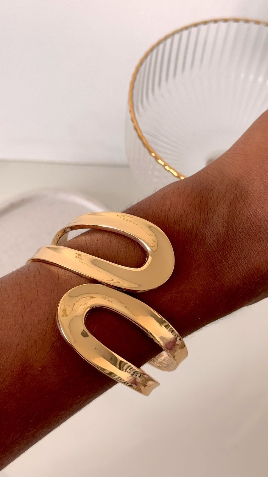 BRA108 Bracelete Duas Gotas Vazadas Folheado