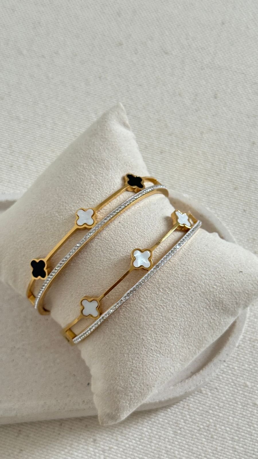 BRA154 Bracelete 3 Trevos + Fio Cravejado Aço Inox