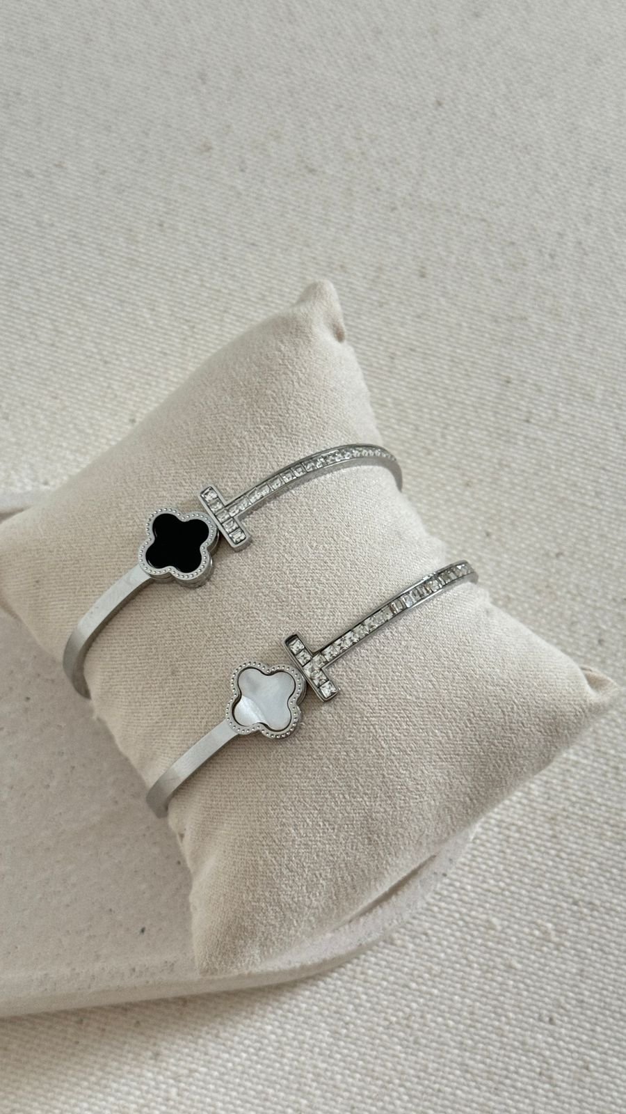 BRA158 Bracelete Trevo Insp Cravejado Aço Inox