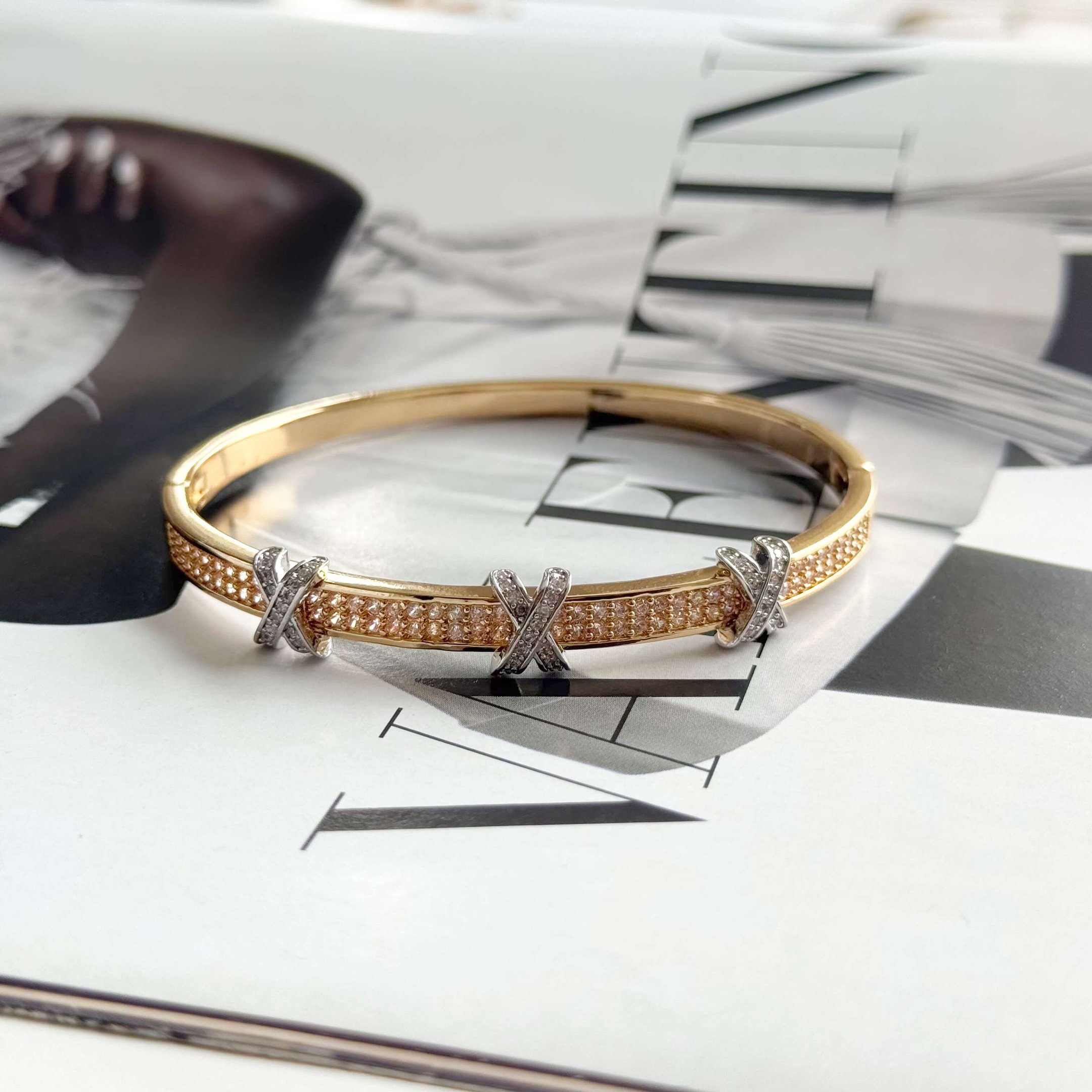 Bracelete Laço Cravejado Mix de Banho Folheado