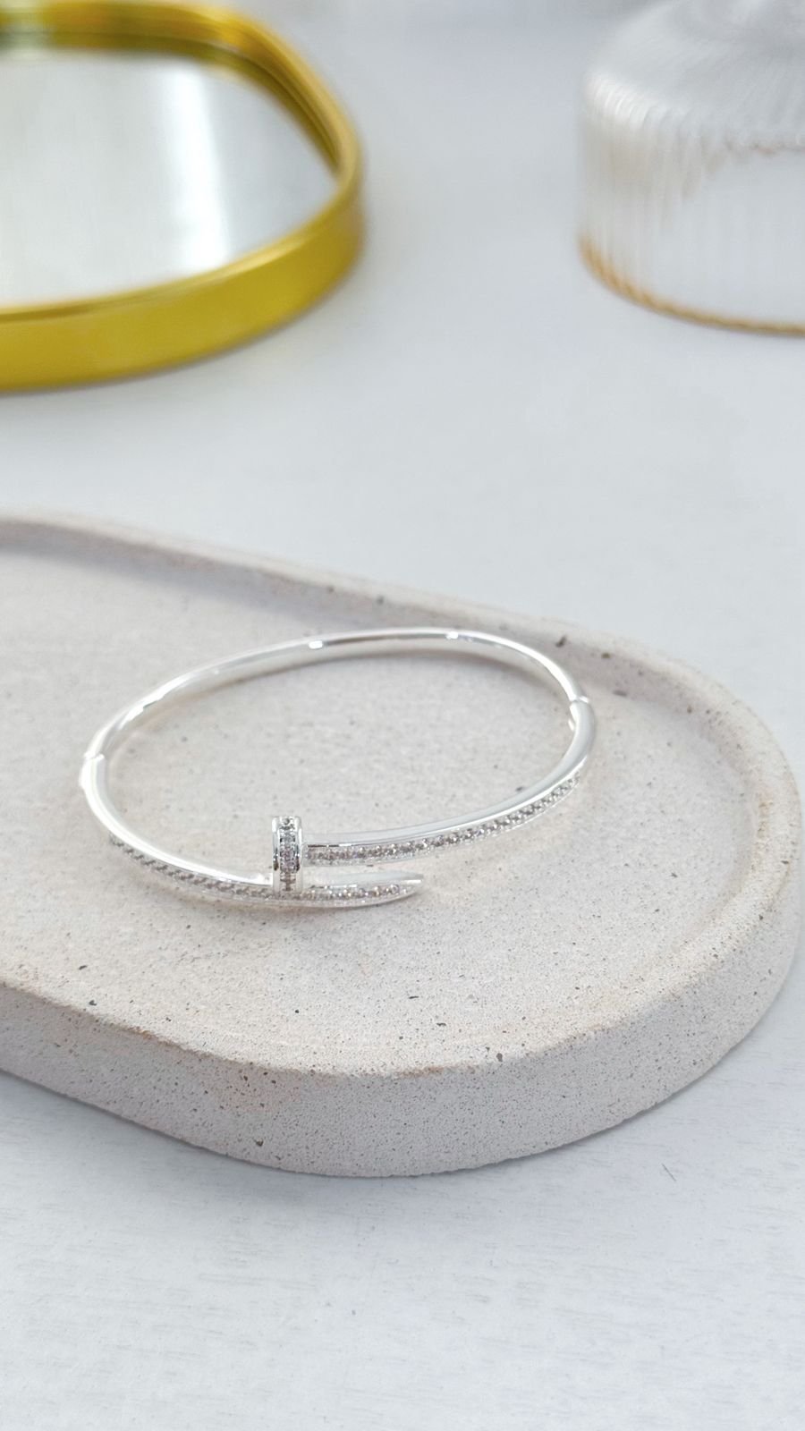 Bracelete Prego em Semi Joia