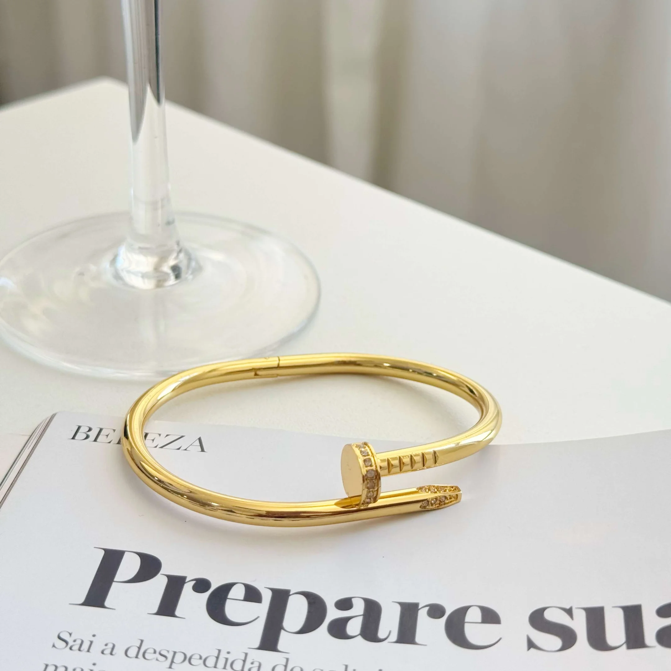 Bracelete Prego Semi Joia em Aço com Zircônias Cravejadas