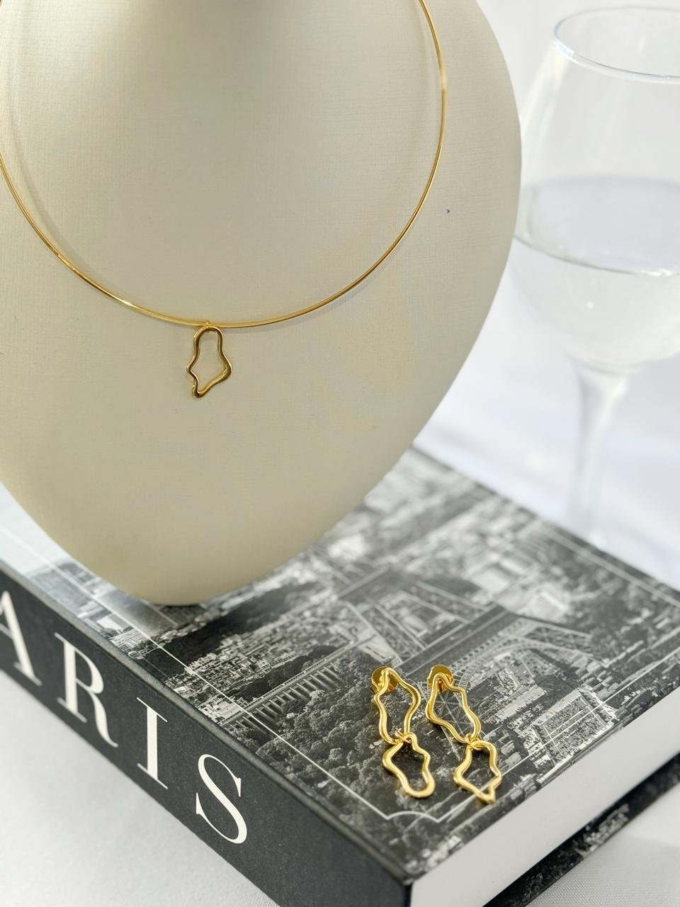 BRI35 Brinco organic minimalista Semi jóia