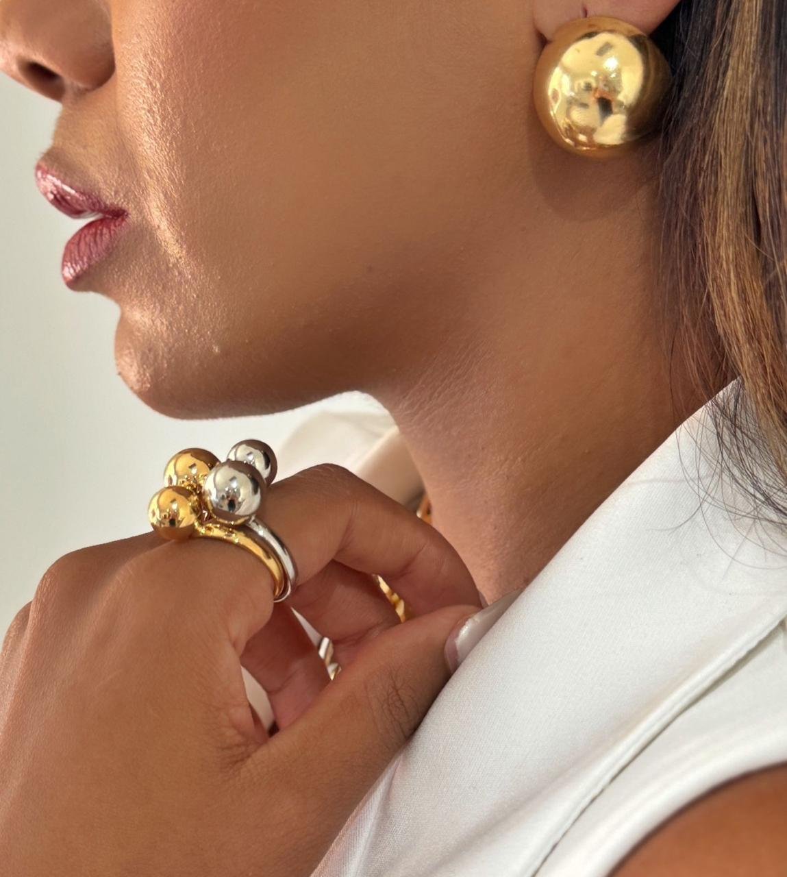 BRI55 Brinco Balls Gold Semi jóia