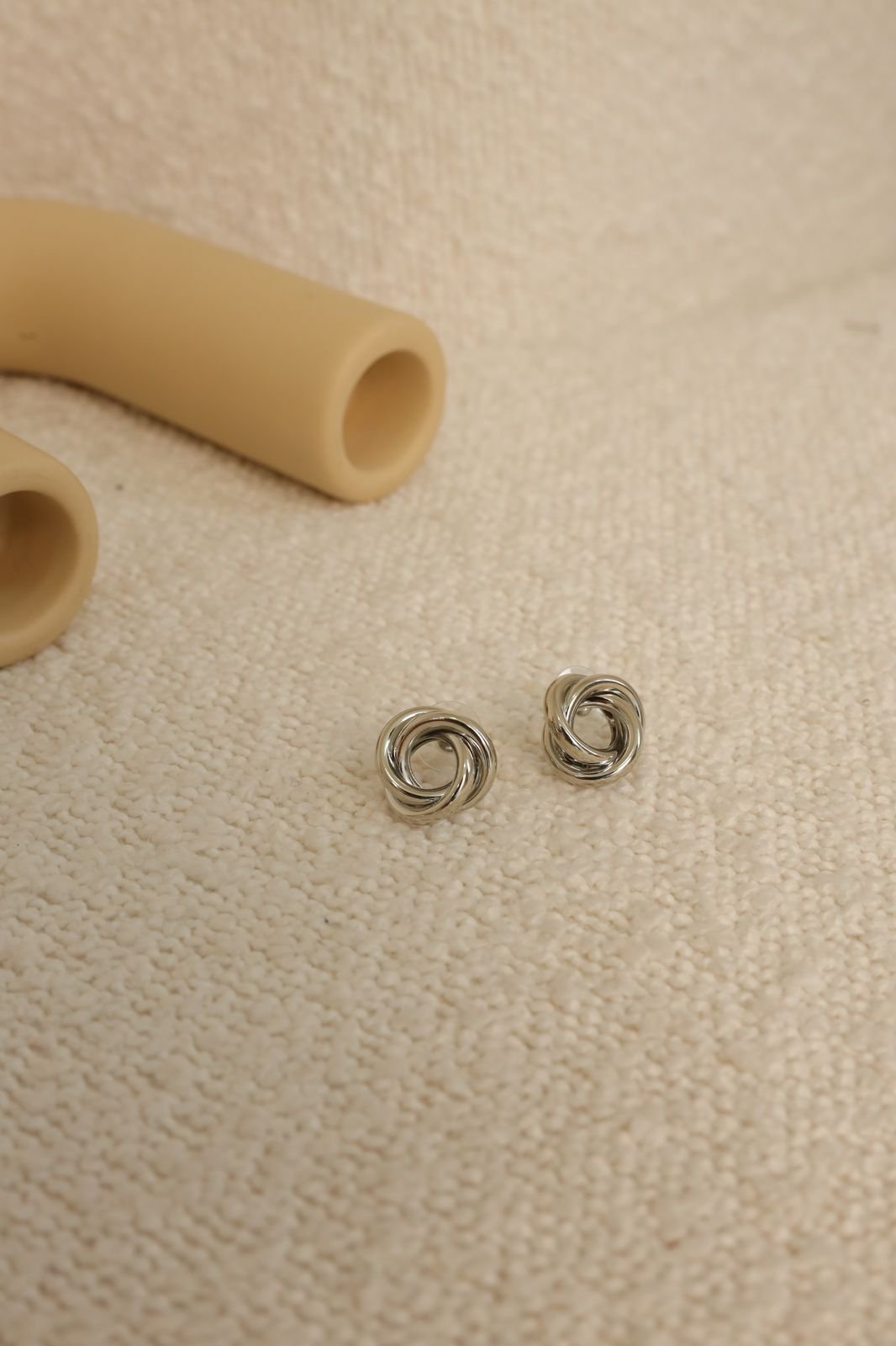 BRI678 Brinco Nó Folheado