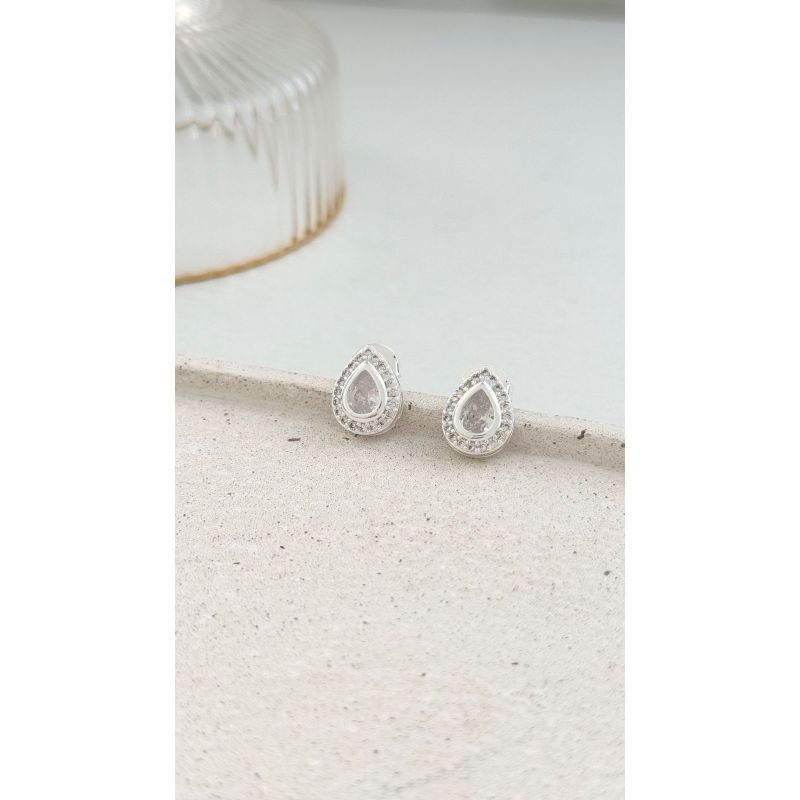 Brinco Gota Cravejada Prateado