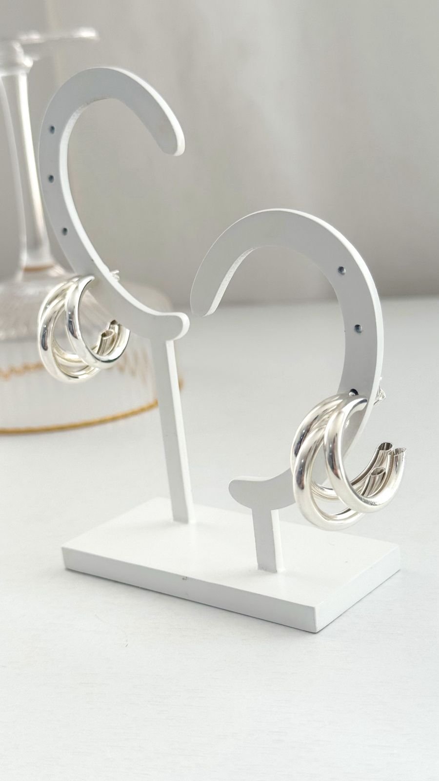 BRI687 Brinco Argola Tripla Torcida em Semi Joia