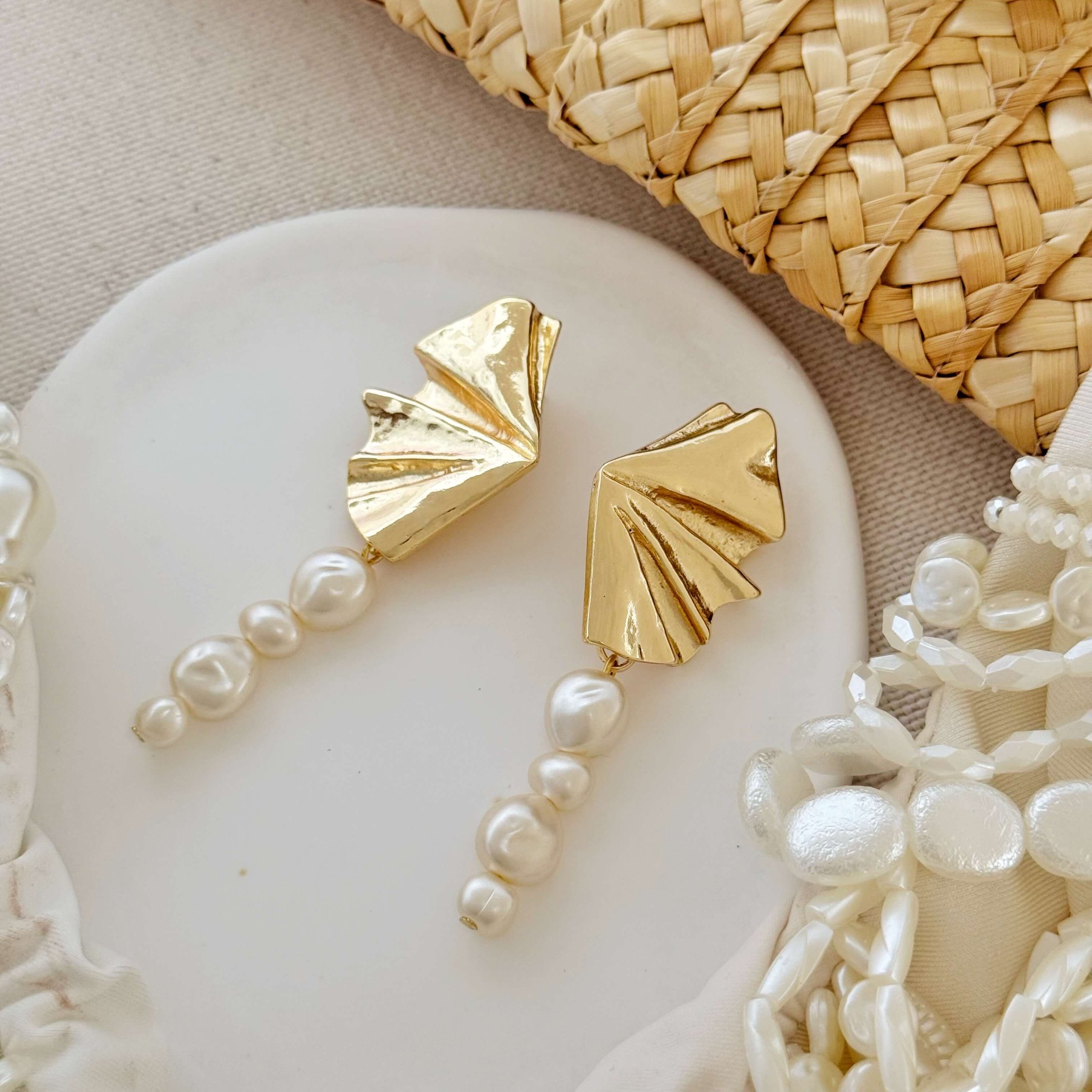 Brinco Asas com Pérolas Folheado