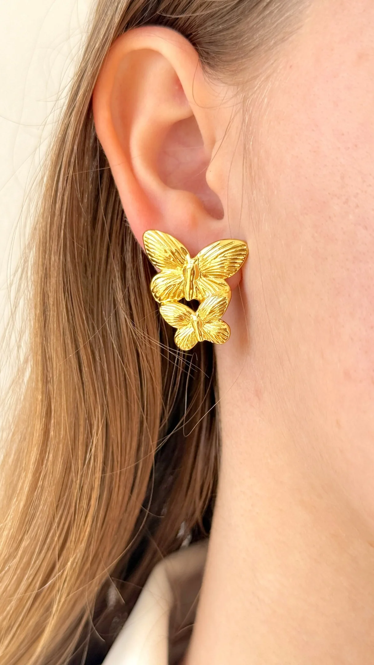 Brinco Borboleta Dupla Resistente á Água