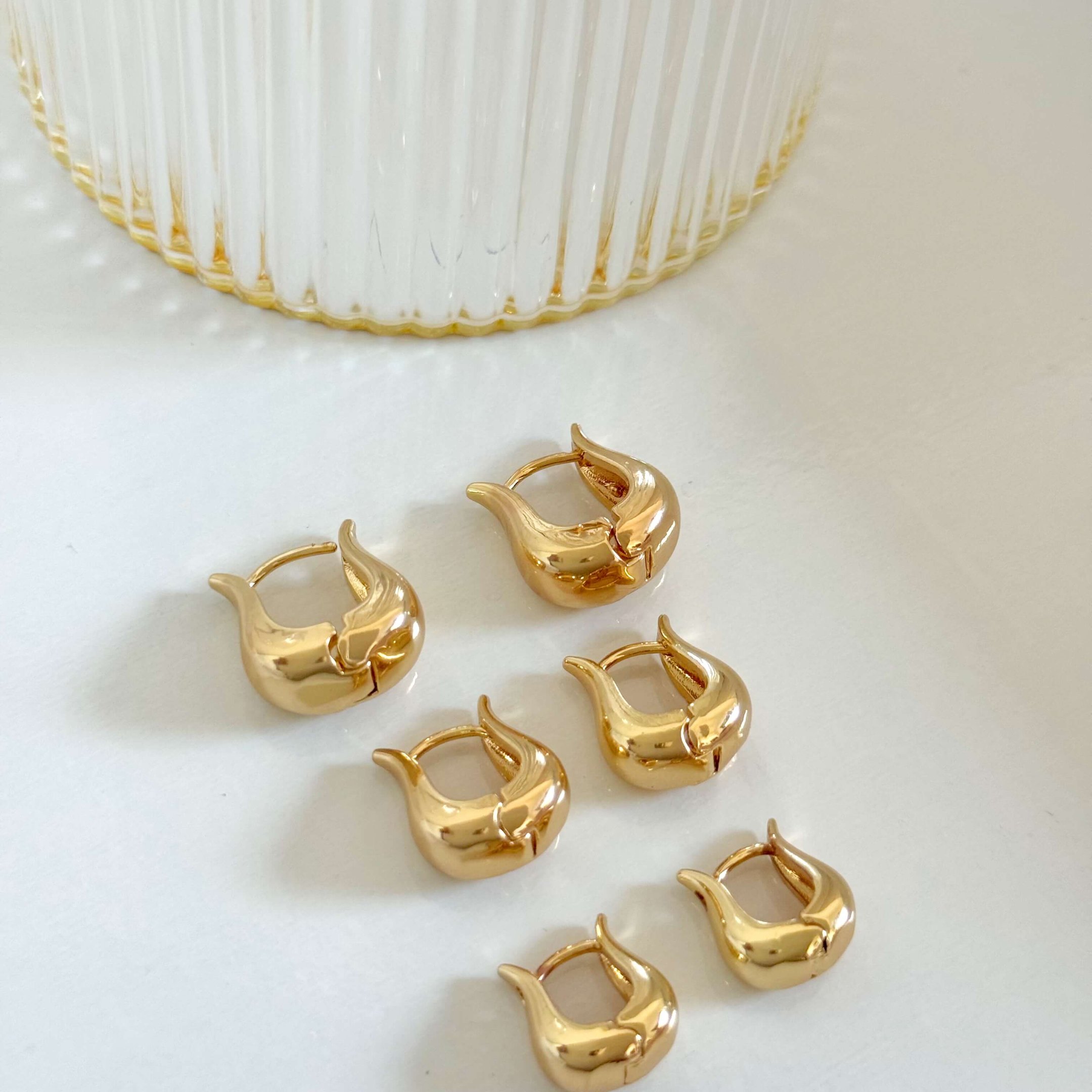 Brinco gota bold trio folheado