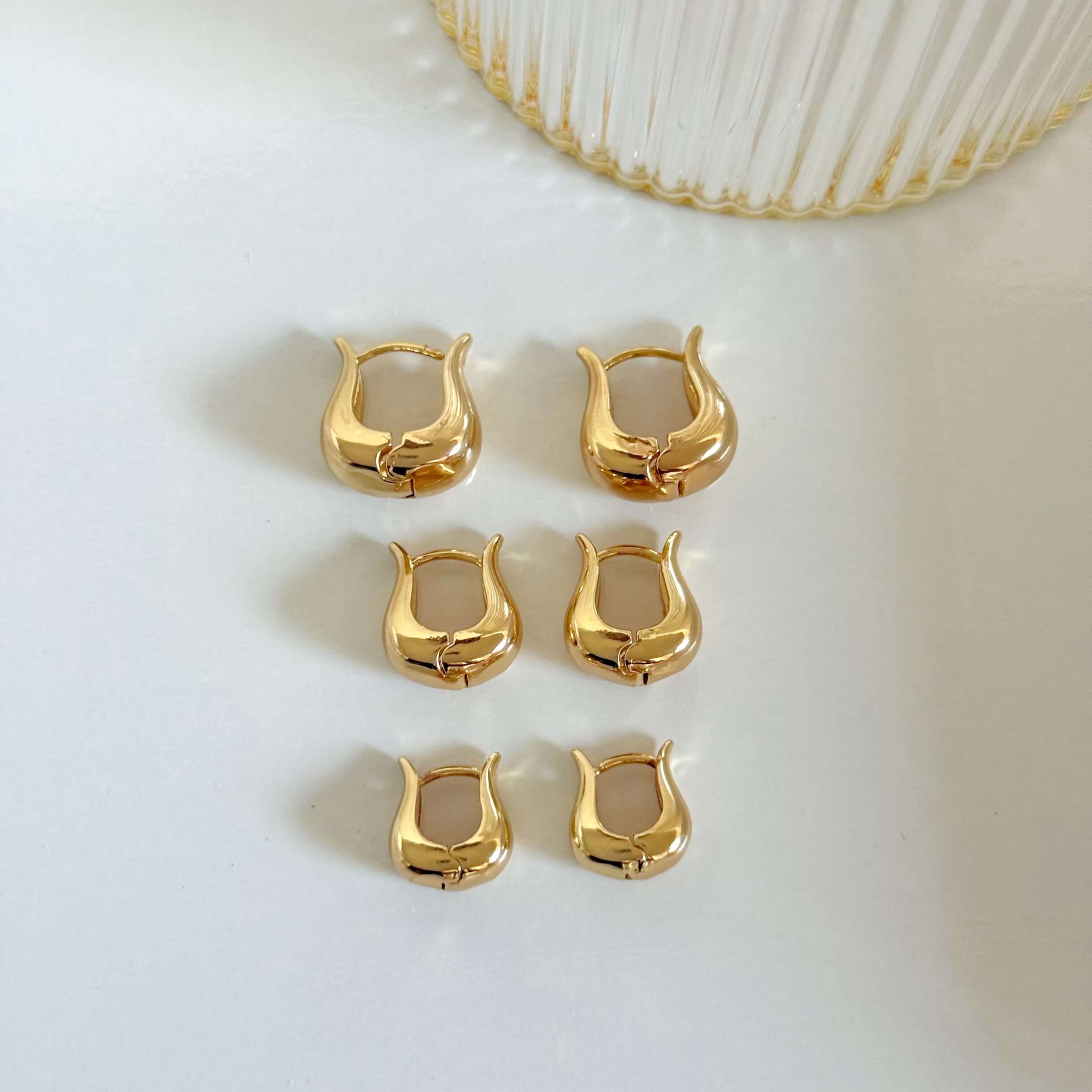 Brinco gota bold trio folheado