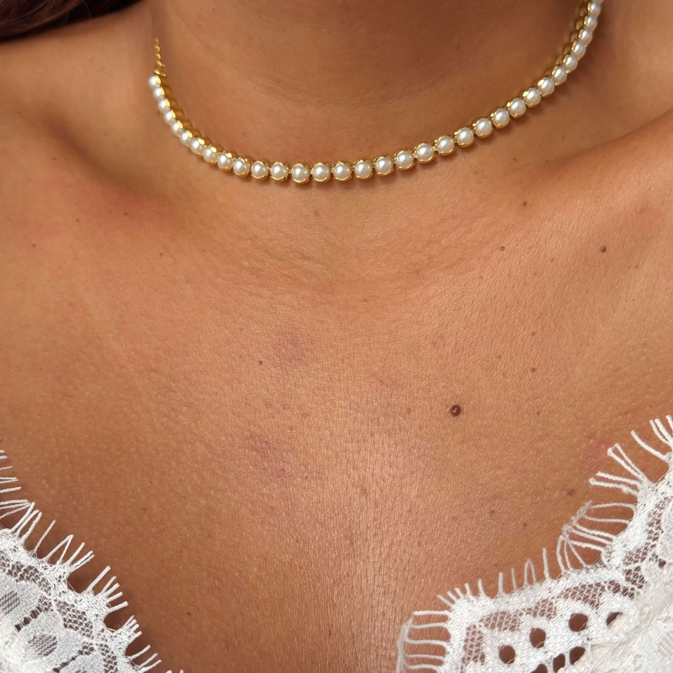 Colar Choker Pérola Bolinhas Folheado