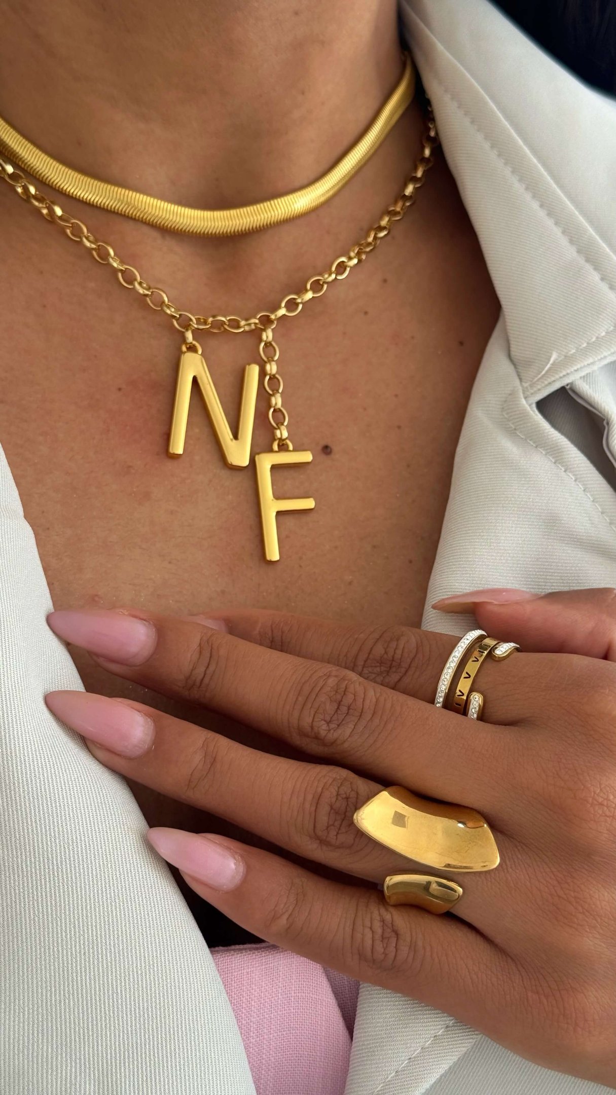 Colar Inicial Duas Letras Semi Joia