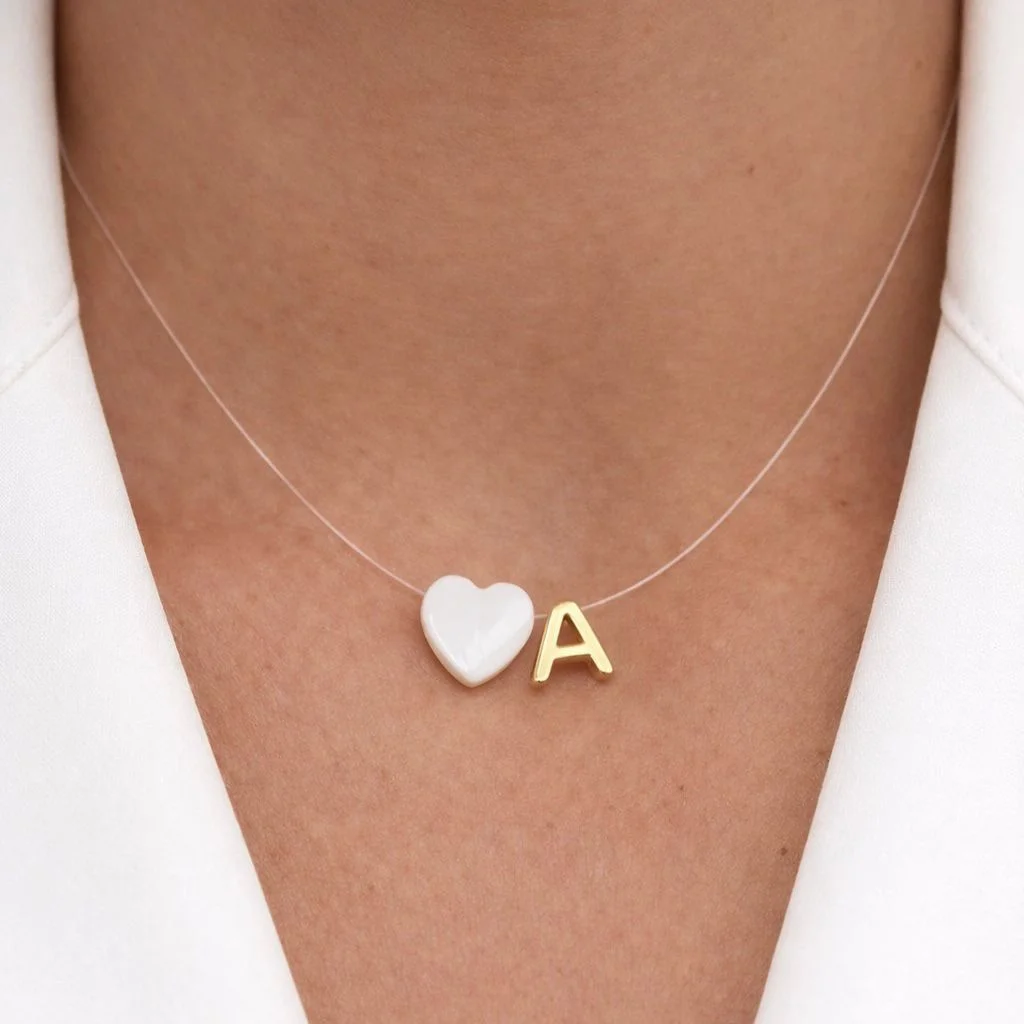 Colar Inicial Madre Pérola Coração Semi Joia