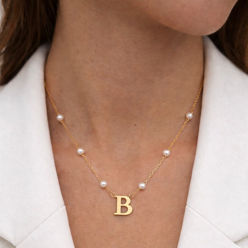 Colar Inicial Personalizado com Pérolas Semi Joia