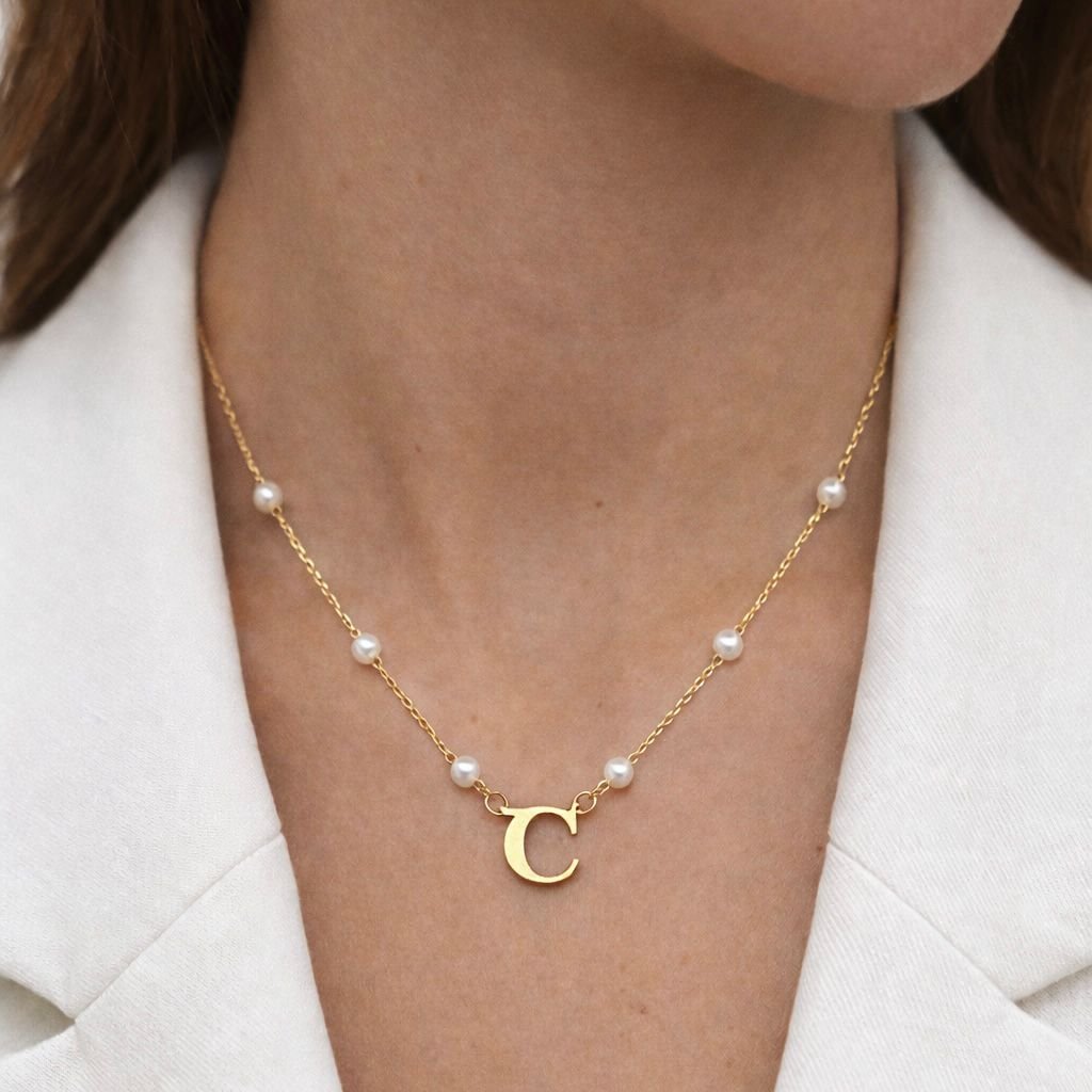 Colar Inicial Personalizado com Pérolas Semi Joia