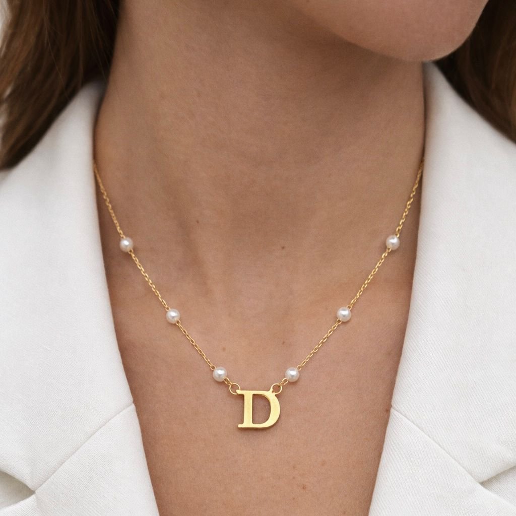 Colar Inicial Personalizado com Pérolas Semi Joia