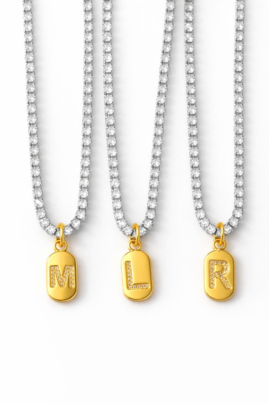 Colar Letra Inicial com Zircônias Cravejadas Semijoia Folheada