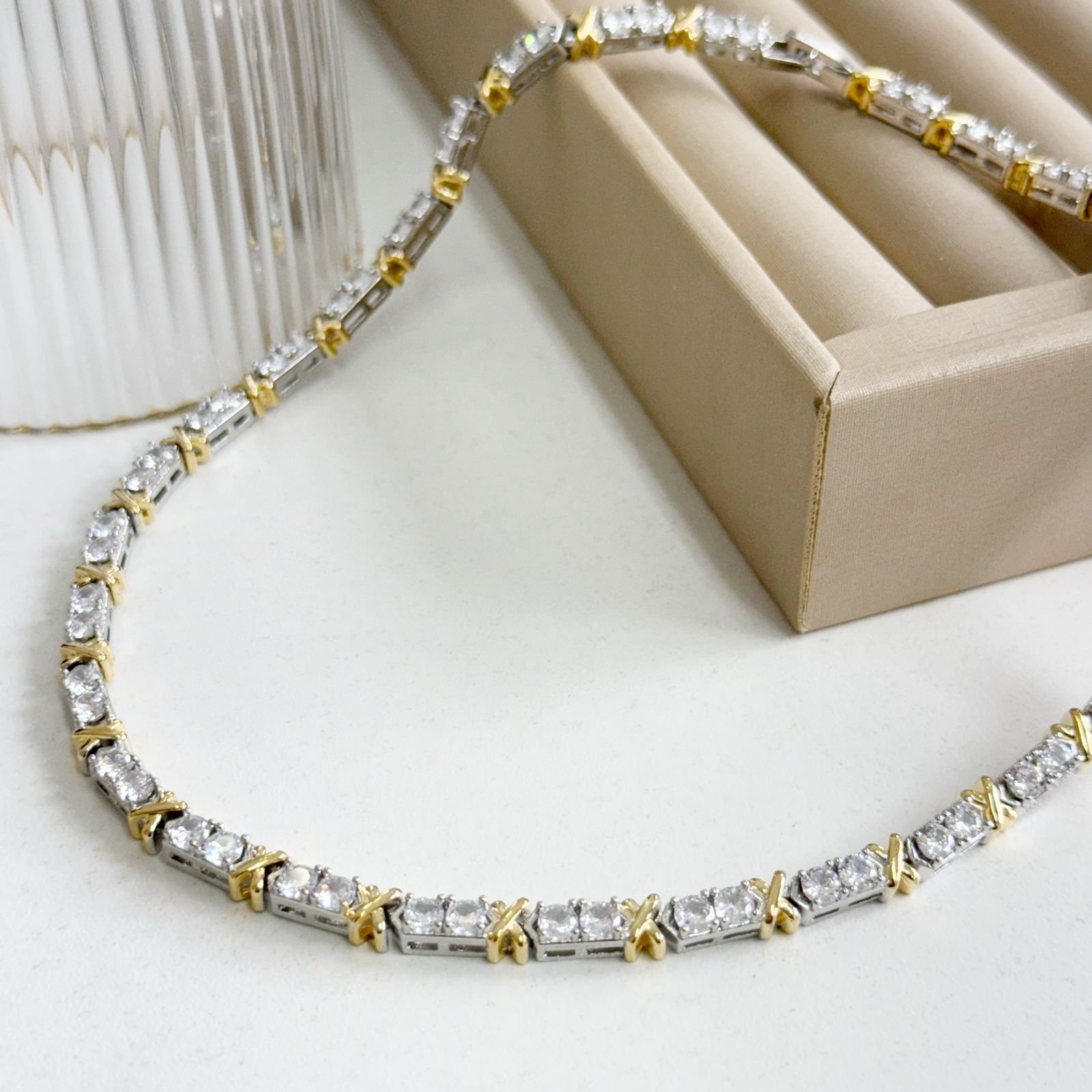 Colar Riviera Cravejado com Zircônias Mix de Banho Ouro 18K e Prata – Estilo Joia Luxo