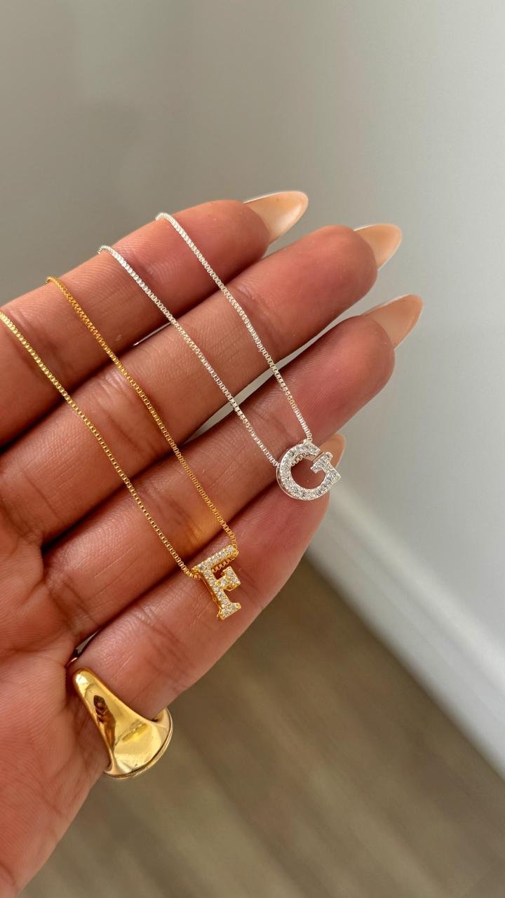 Colar Inicial Cravejada Semi Jóia