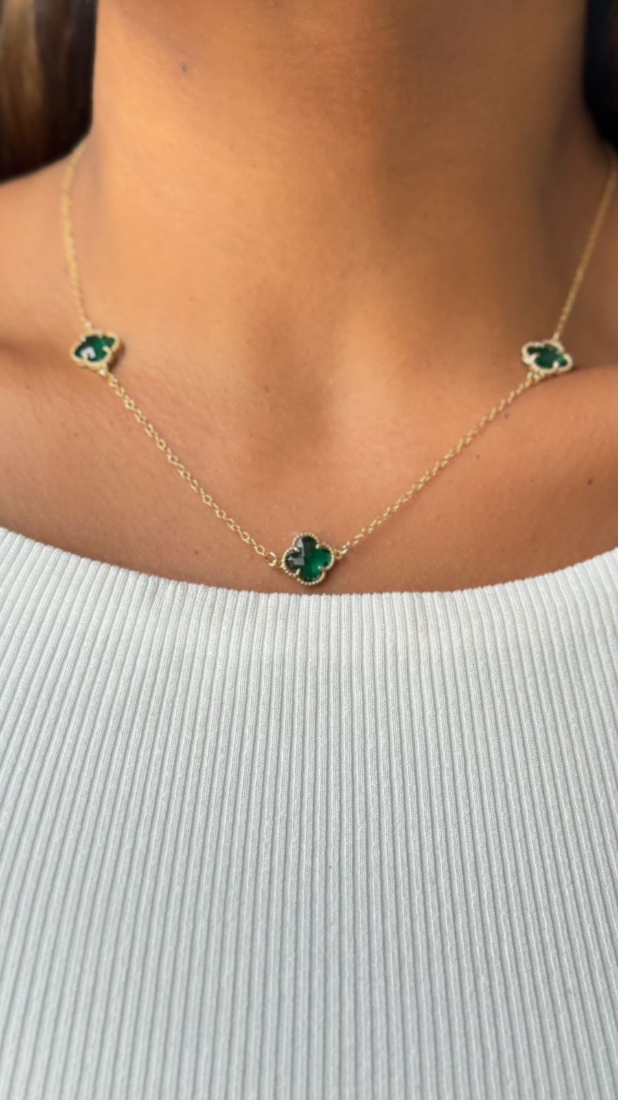 COLR69 Colar choker trevo semi joia