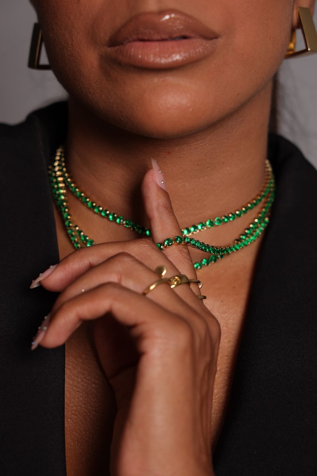COLR82 Colar choker riviera verde esmeralda Semi jóia