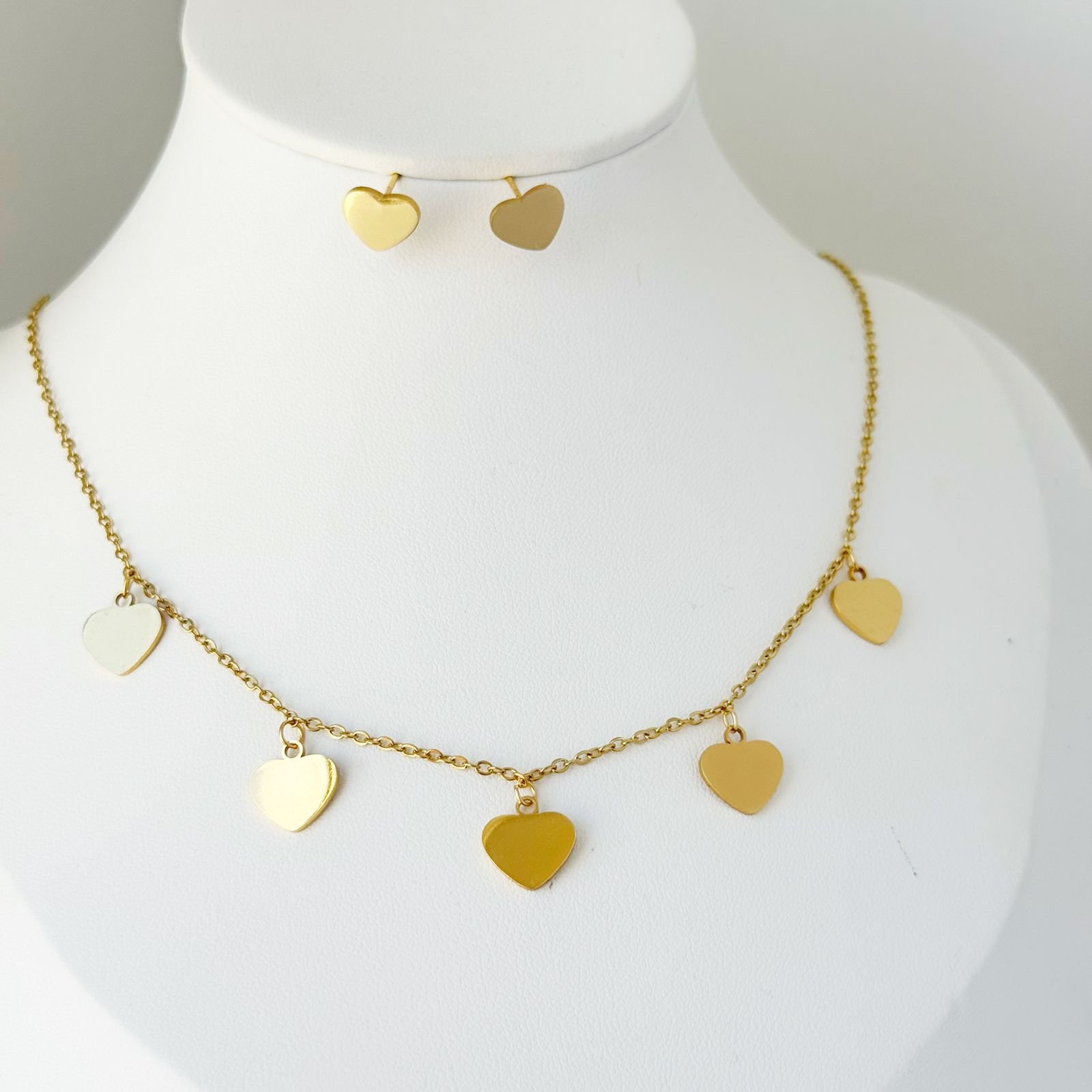 Conjunto Choker Coração Liso Aço Dourado