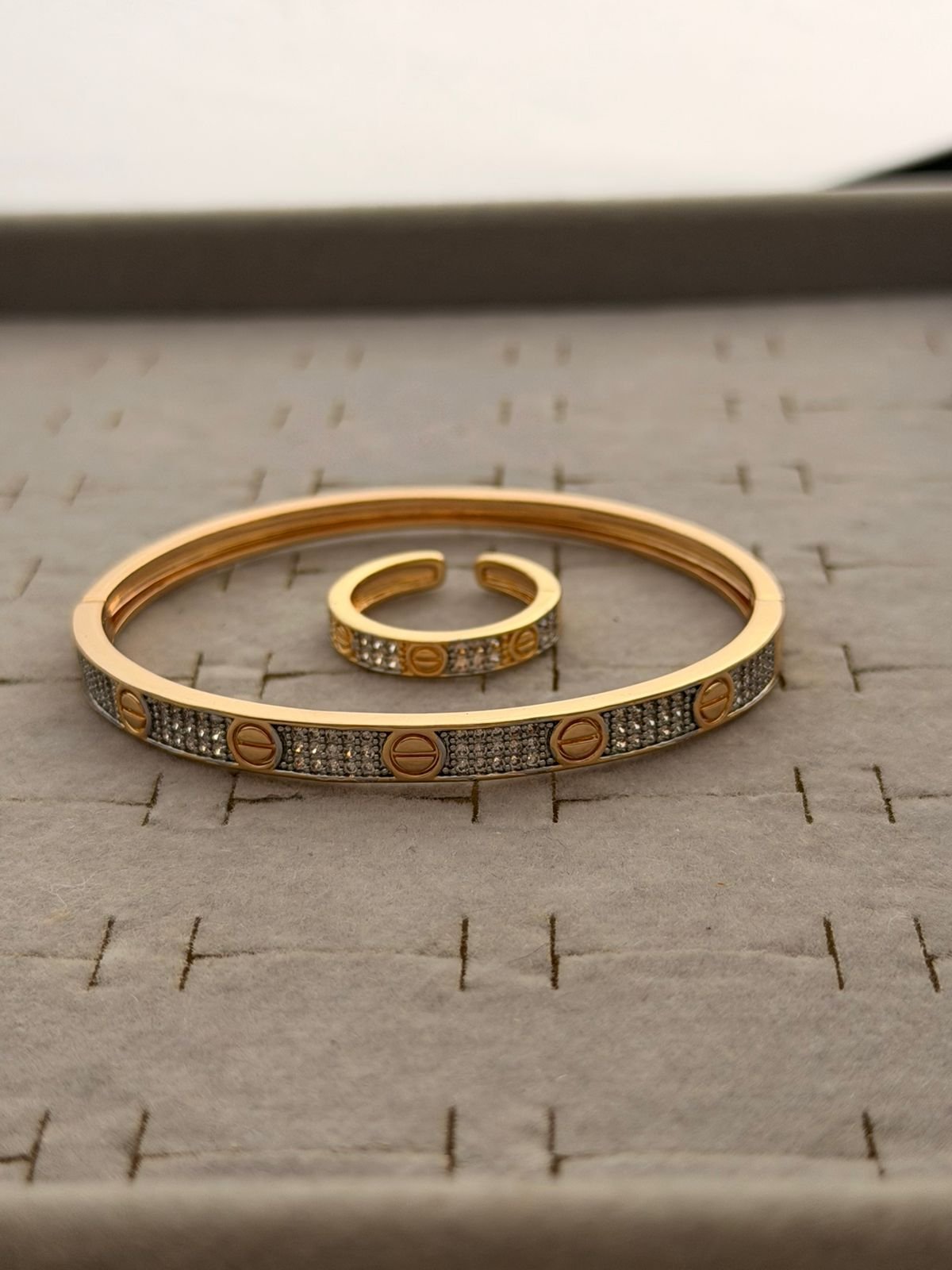 Kit Bracelete e Anel Ajustável Cart Folheados