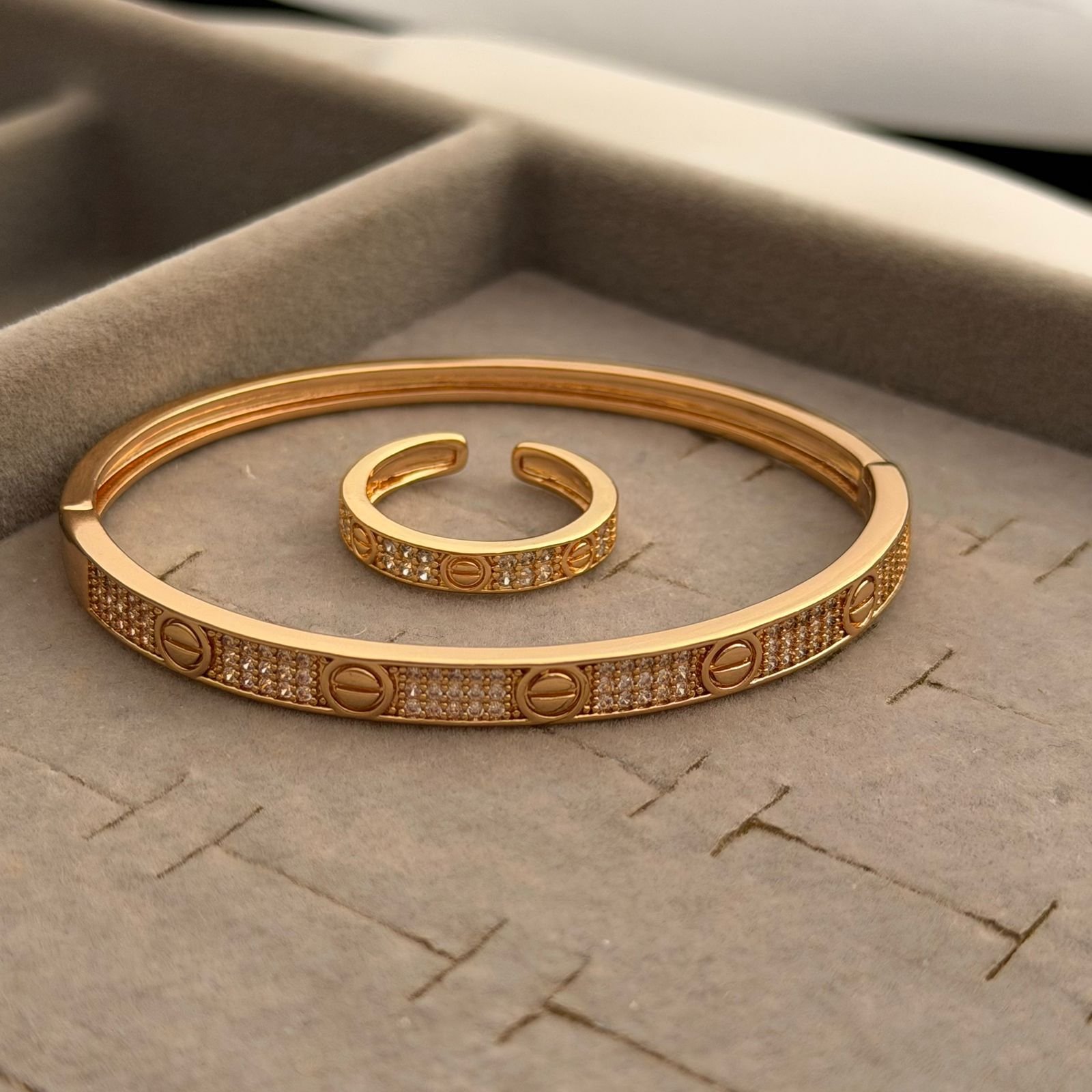 Kit Bracelete e Anel Ajustável Cart Folheados