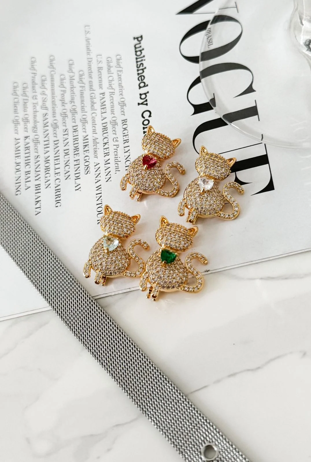 Berloque Gato Cravejado Semi Jóia