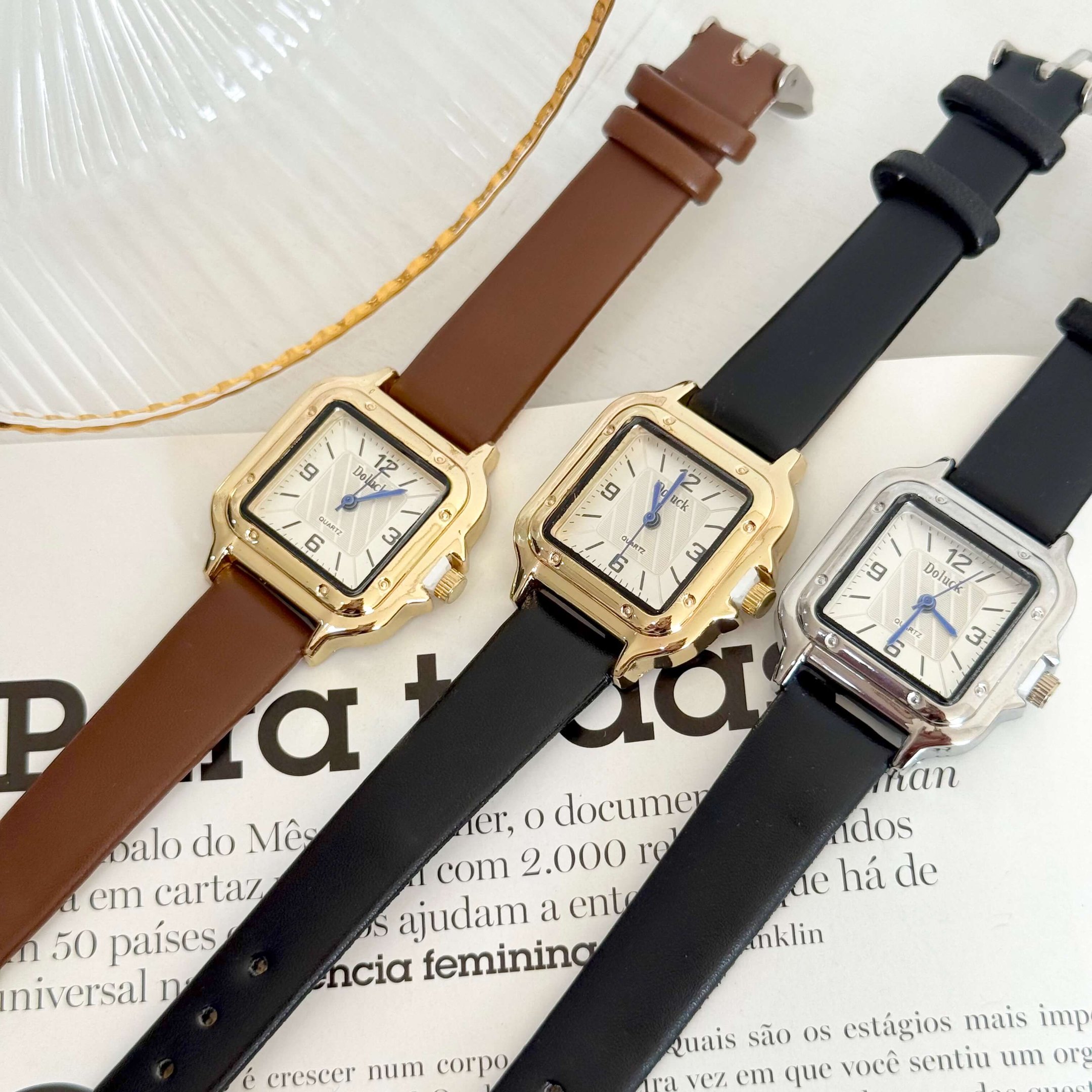 Relógio Luvre Quadrado com Pulseira em Couro